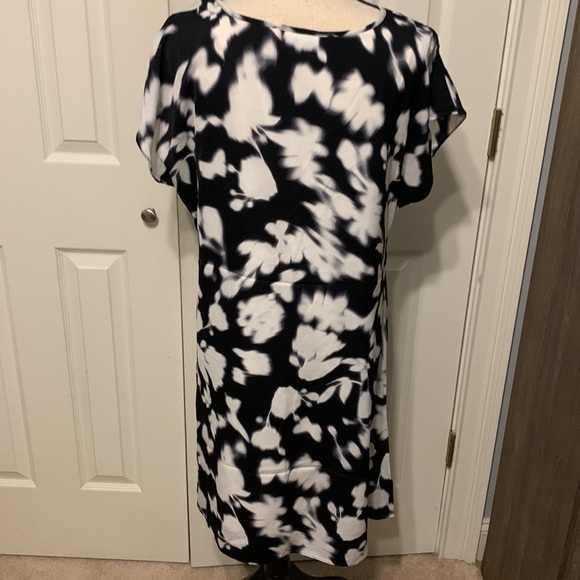 Kenneth Cole Soft Focus Asymmetrical Hem Dress - Picture 8 of 11